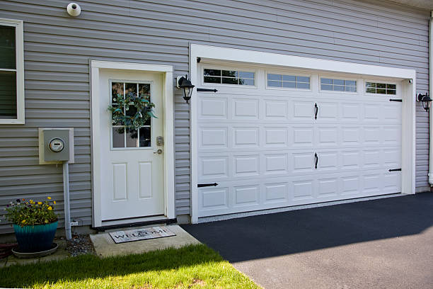 24/7 Emergency Garage Door Panel Replacement experts in Snellville, GA
